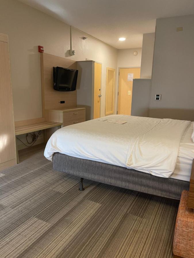Holiday Inn Express Cedar Rapids - Collins Road By Ihg Bagian luar foto